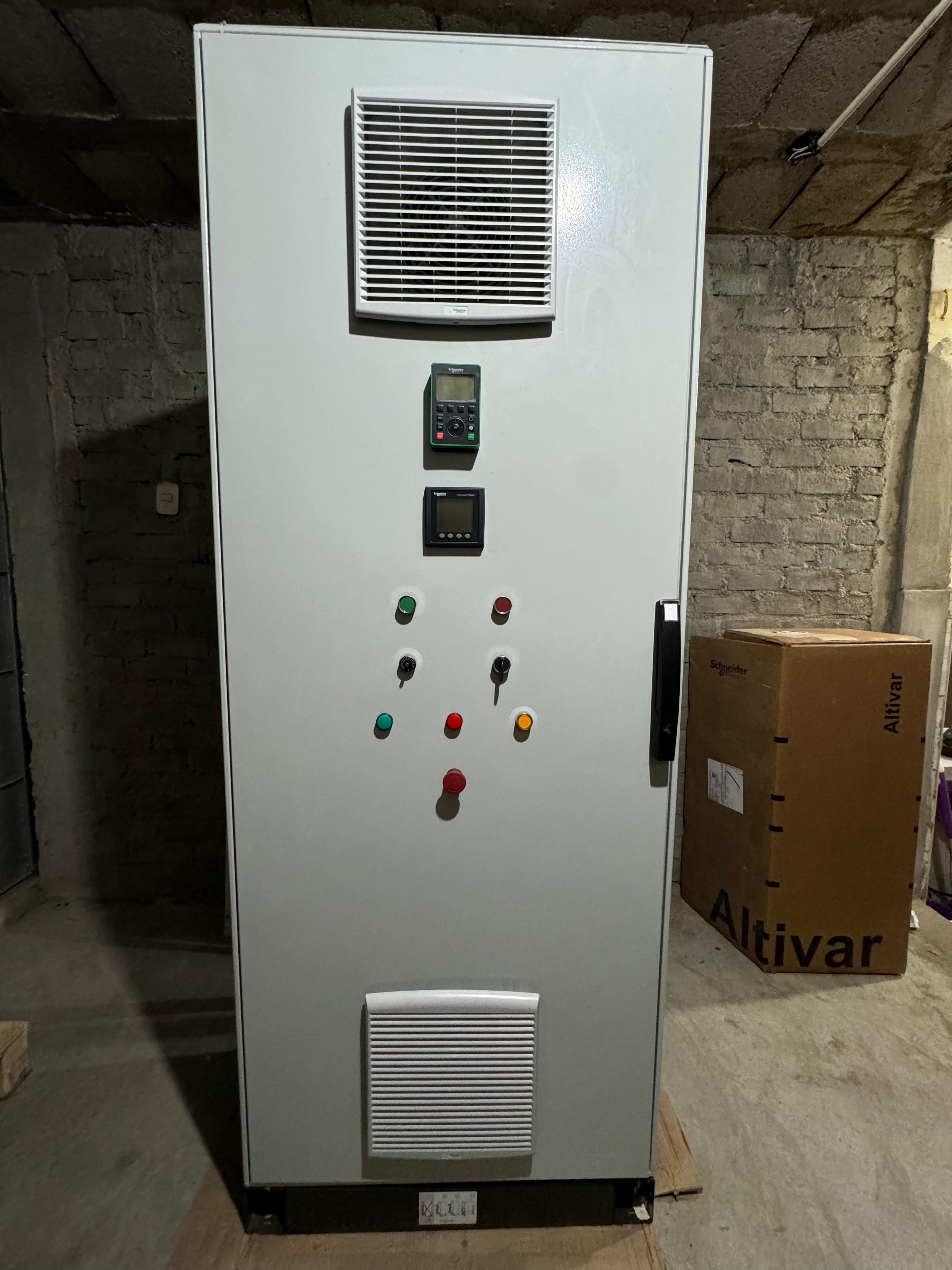 Tablero eléctrico industrial fabricado por Corporación FAMEJI